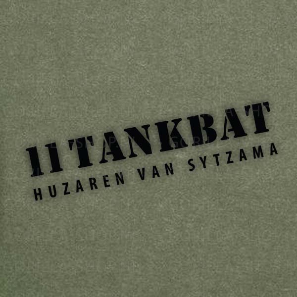 11-tankbataljon-BRAVO-cie-premium-sfeer2 11 Tankbataljon B-eskadron Premium T-shirt - Afbeelding 5